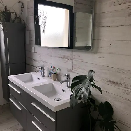 4 - 8 Personnes Changé