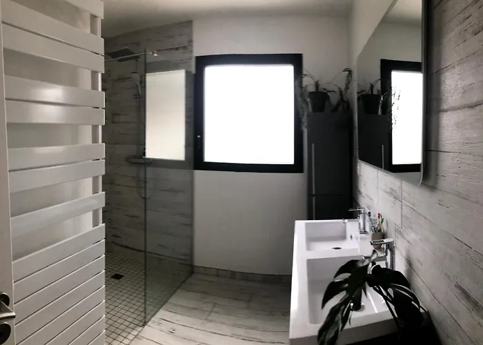 4 - 8 Personnes Séjour chez l'habitant Changé